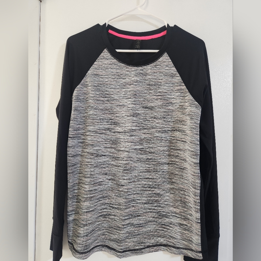 Women's Black & Gray Athletic Pullover Top